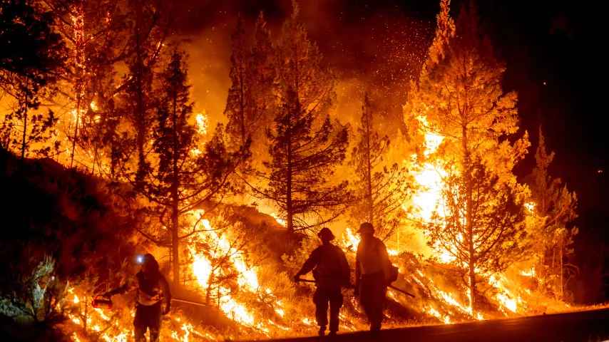 Über 300.000 Evakuierte, Frankreich und Spanien kämpfen gegen Flammen und Überschwemmungen