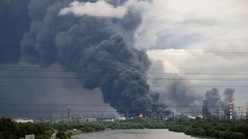 Ukraine 'sprengt' Russland / Neue Nacht mit Drohnenangriffen, Tote und Verletzte