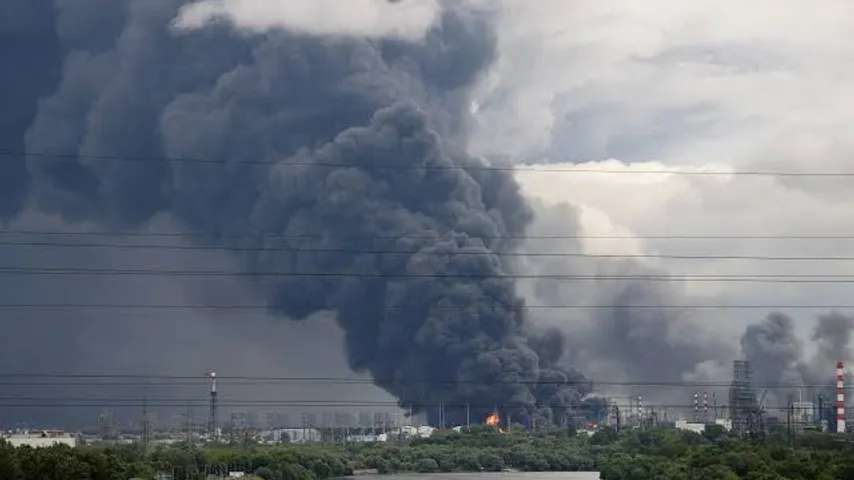 Ukraine trifft russische Schiffe bei Krim, Angriffe eskalieren — Putin in Alarmbereitschaft