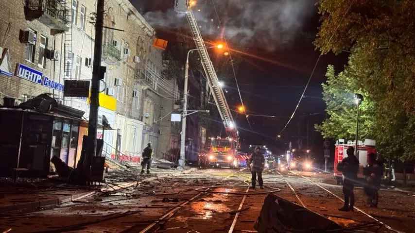 Blutiger Angriff in der Ukraine: Russische Luftbomben treffen Saporischschja, 2 Tote