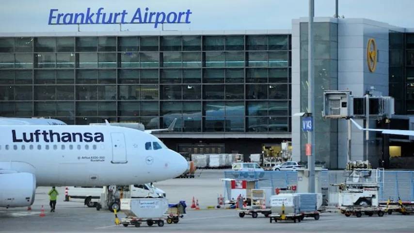 „Die Mücke kam im Flugzeug“ in Deutschland – zwei Flughafenangestellte sterben an Malaria