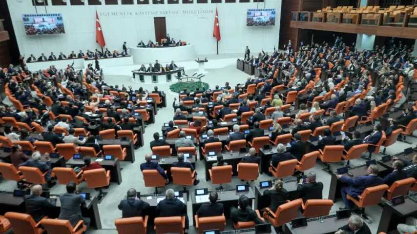 Erdogan 'verzeiht' Kurden / Historisches Gesetz verabschiedet, Milizionäre reintegriert