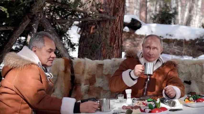 Putin „flieht“ nach Sibirien / Moskau und St. Petersburg brennen, massiver ukrainischer Angriff