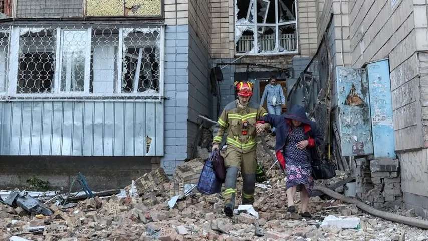 Terrornacht in Kiew! Russische Angriffe fordern 12 Tote und 30 Verletzte