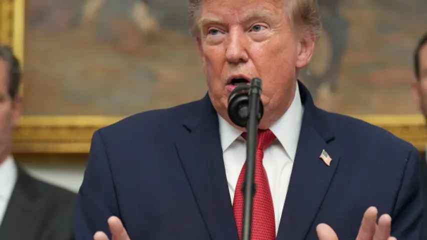Trump – Krieg mit Iran, kleines Ablenkungsmanöver. Teheran 'öffnet Irak die Tür', Preise steigen