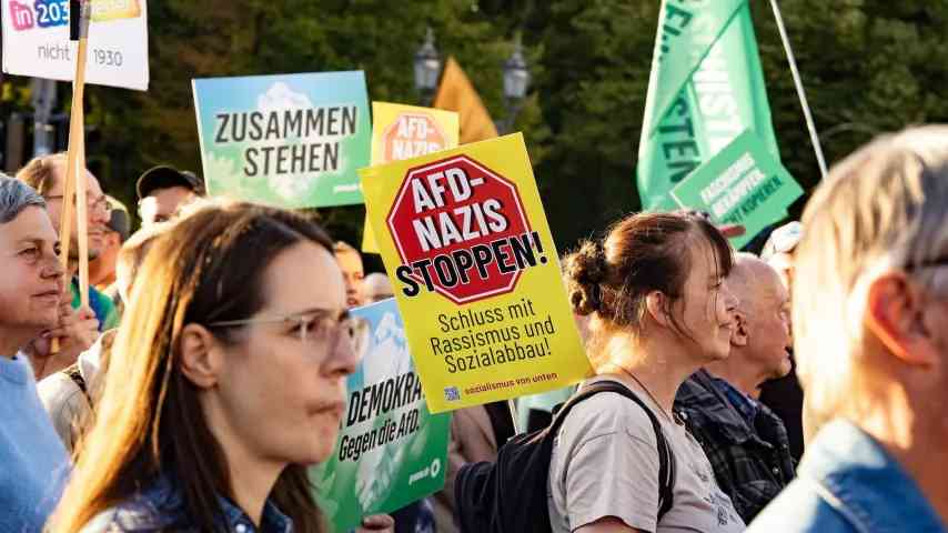 AfD-Sieg spaltet Deutschland, Bürger gehen in Massenprotesten auf die Straße
