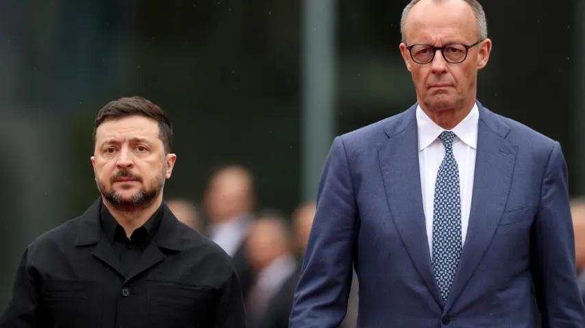 Putin, Rakete über Kanzler Merz / Weitere Brücke getroffen, Sirenenalarm in Kiew