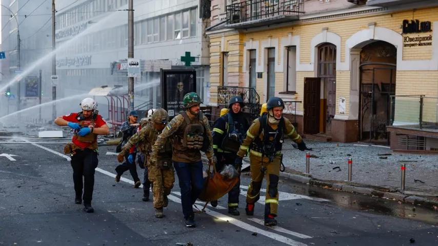 Russland warnt – Flieht aus der Ukraine / Selenskyj und Putin, „Zahn um Zahn“, neue Angriffe