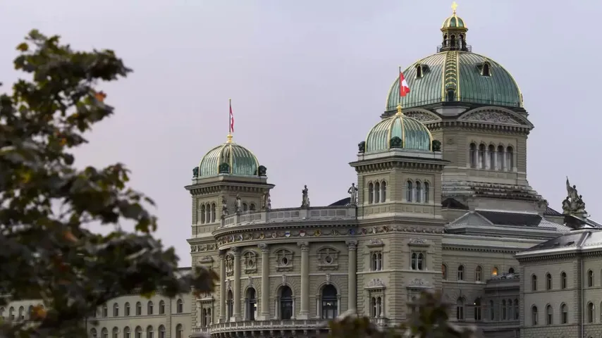 Bericht macht Schwierigkeiten für nicht binäre Menschen sichtbar