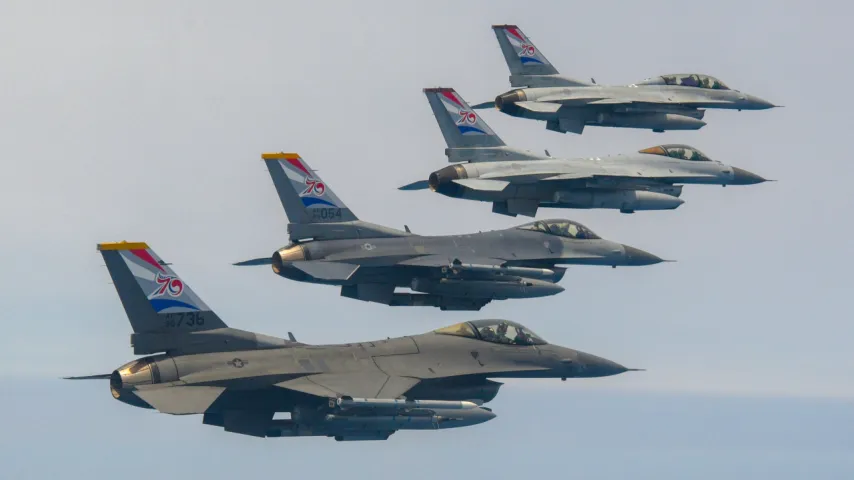 Russische & chines. Flugzeuge lösen Alarm; Seoul reagiert, dringen in geschützten Luftraum ein