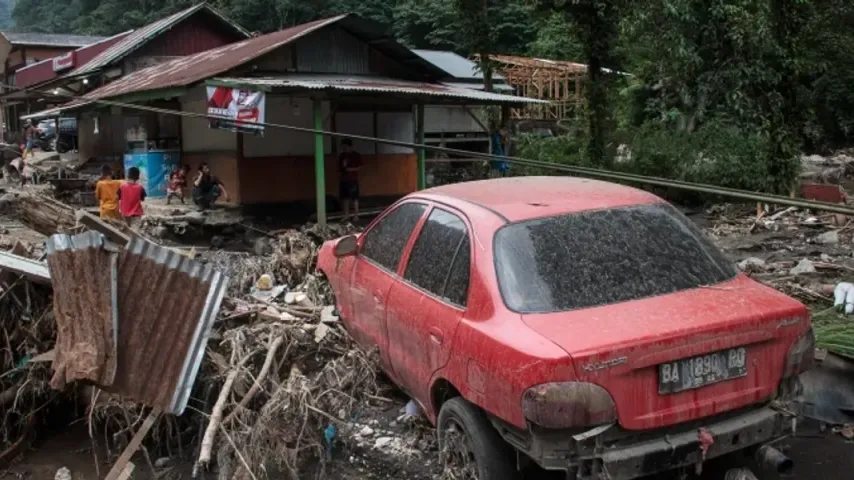 Überschwemmungen: über 2.000 Tote und Vermisste in Indonesien und Sri Lanka, fast 4 Mio. Betroffene