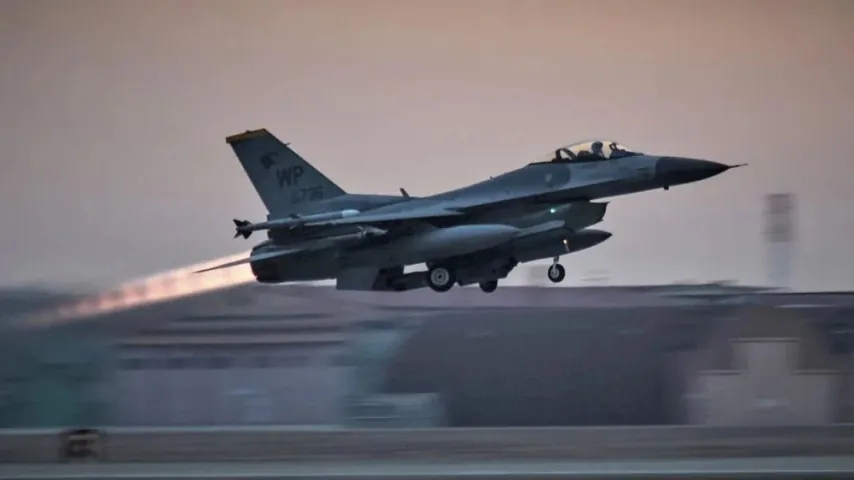 USA rächen zwei in Syrien von ISIS getötete Soldaten, treffen mehrere Stützpunkte und Waffendepots