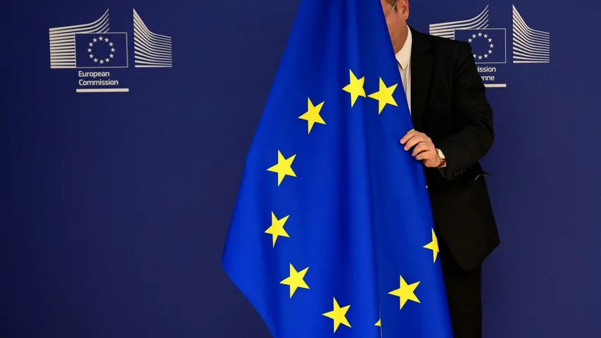 Europa mit zwei Geschwindigkeiten / Trump 'spottet' über die Länge der EU-Entscheidung