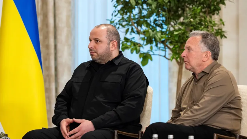 'In einem Moment schienen alle wie Freunde' / Ukraine-Russland-USA-Gespräche weiter ergebnislos