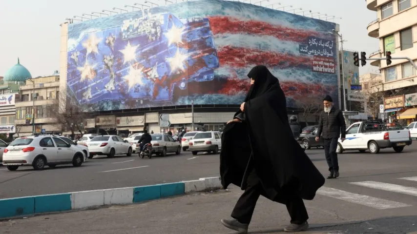 „Wenn du Wind säst, erntest du Sturm“, Iran warnt USA mit Riesenposter in Teheran