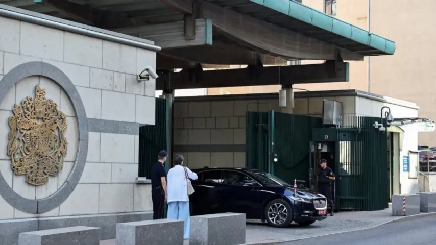 Russland weist einen britischen Diplomaten wegen Spionage aus