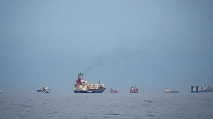 15 Schiffe passierten die Straße von Hormus in den letzten 24 Stunden nach Erlaubnis Irans