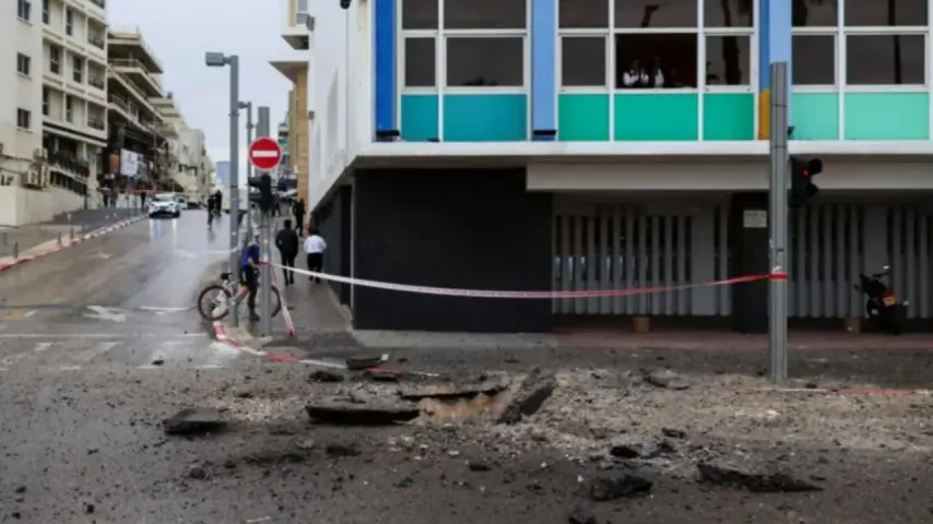 Iran beschießt Israel mit Raketen, drei Verletzte in Tel Aviv, darunter ein Kind schwer verletzt