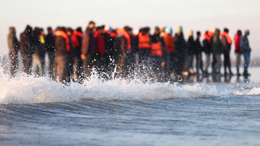 Wieder Opfer im Ärmelkanal: Vier Migranten sterben bei Gummiboot-Überfahrt!