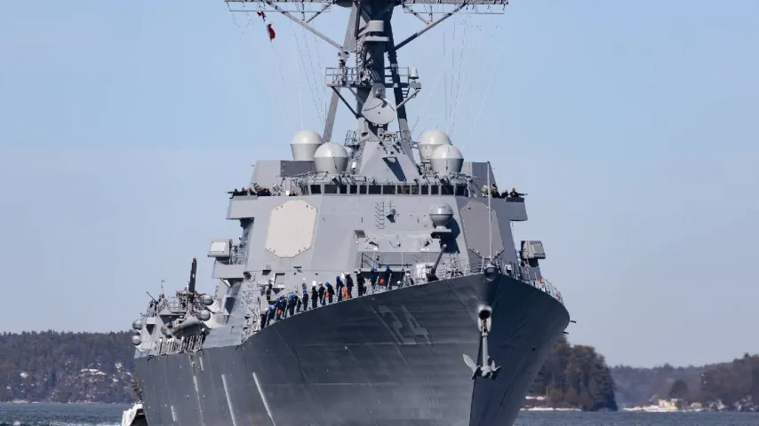 Zerstörer, Minensucher und 5.000 Marinesoldaten: Wie Trump die Straße von Hormus blockiert