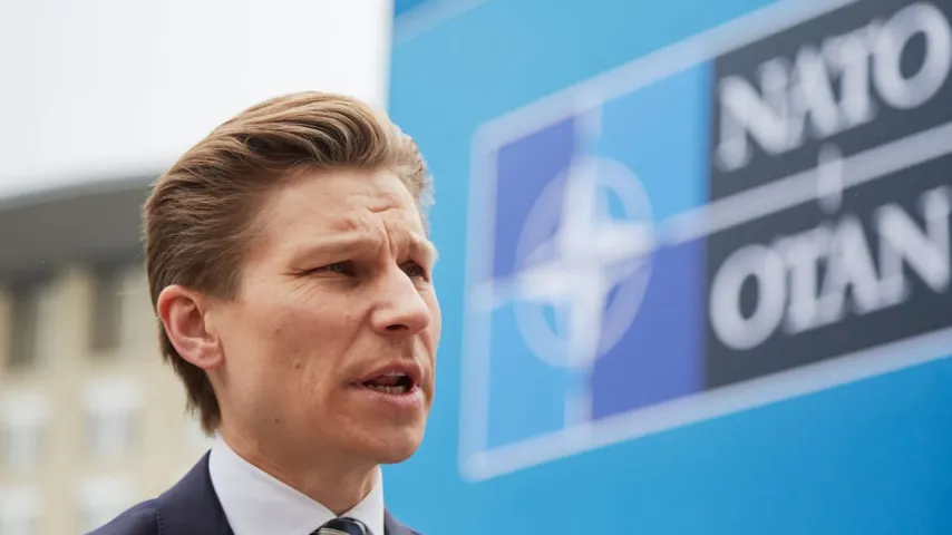 Atomalarm, Bombe an Russlands Grenze / NATO-Land hebt historische Waffenbeschränkung auf