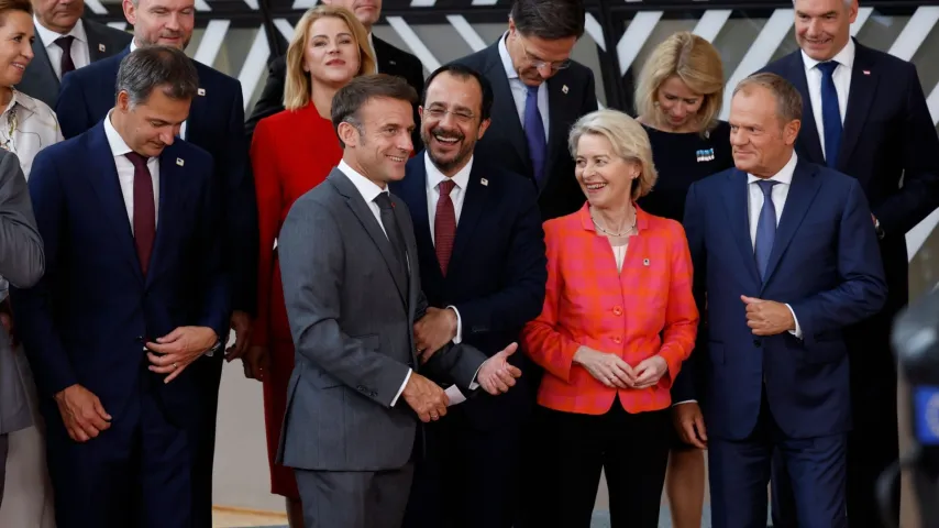 Deutschland fordert EU-Russland-Dialog / ‚Ein offenes Fenster‘, zusammen mit London und Paris