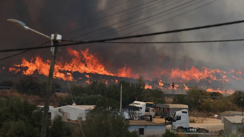 Waldbrände in Spanien: 12 Menschen verbrennen in den Höllenflammen